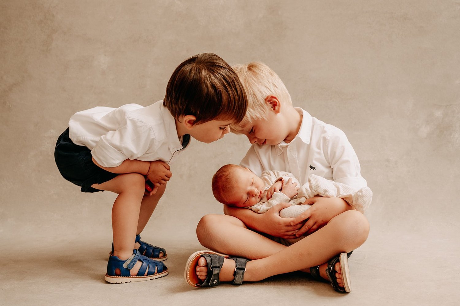Newborn Shoot photography by Moments by Lux 1